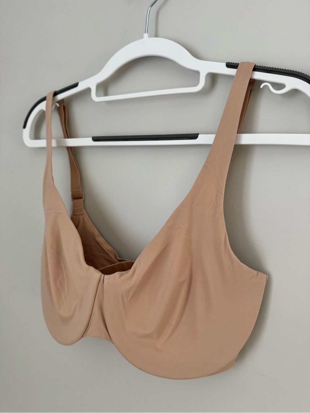 SKIMS Smoothing Intimates Unlined Minimizer Bra - Color: CLAY - Picture 9 of 16